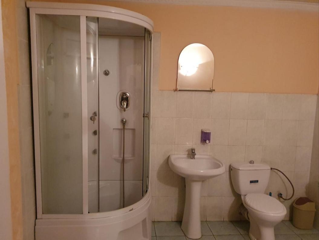 Diana City Center Rooms تشيسيناو المظهر الخارجي الصورة